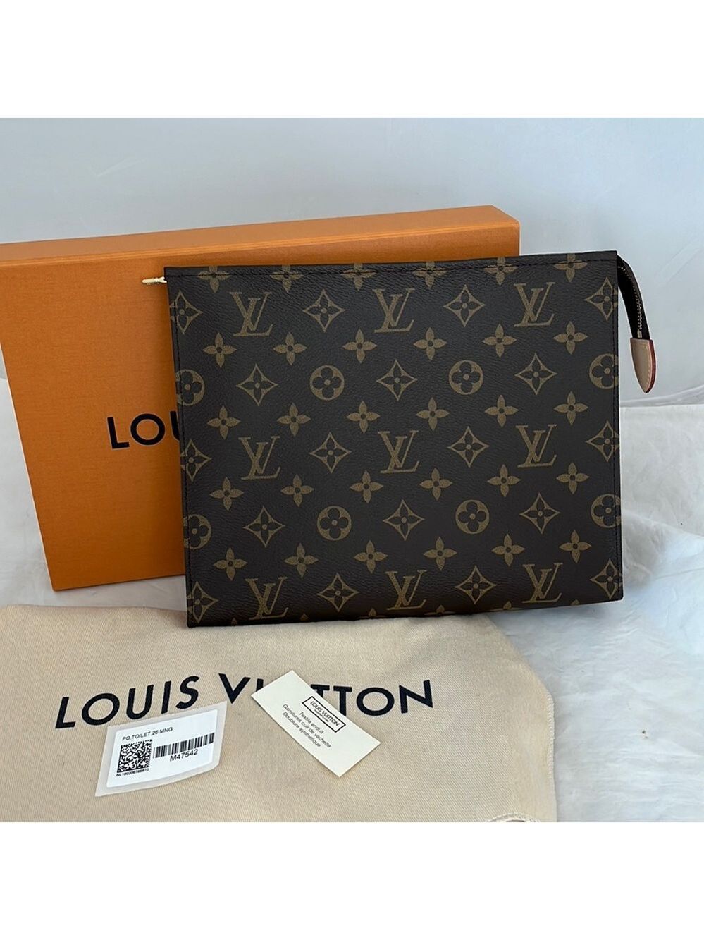 Louis Vuitton Monogram Toiletry 26